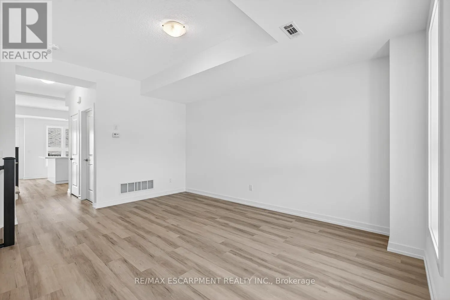37 - 70 KENESKY DRIVE