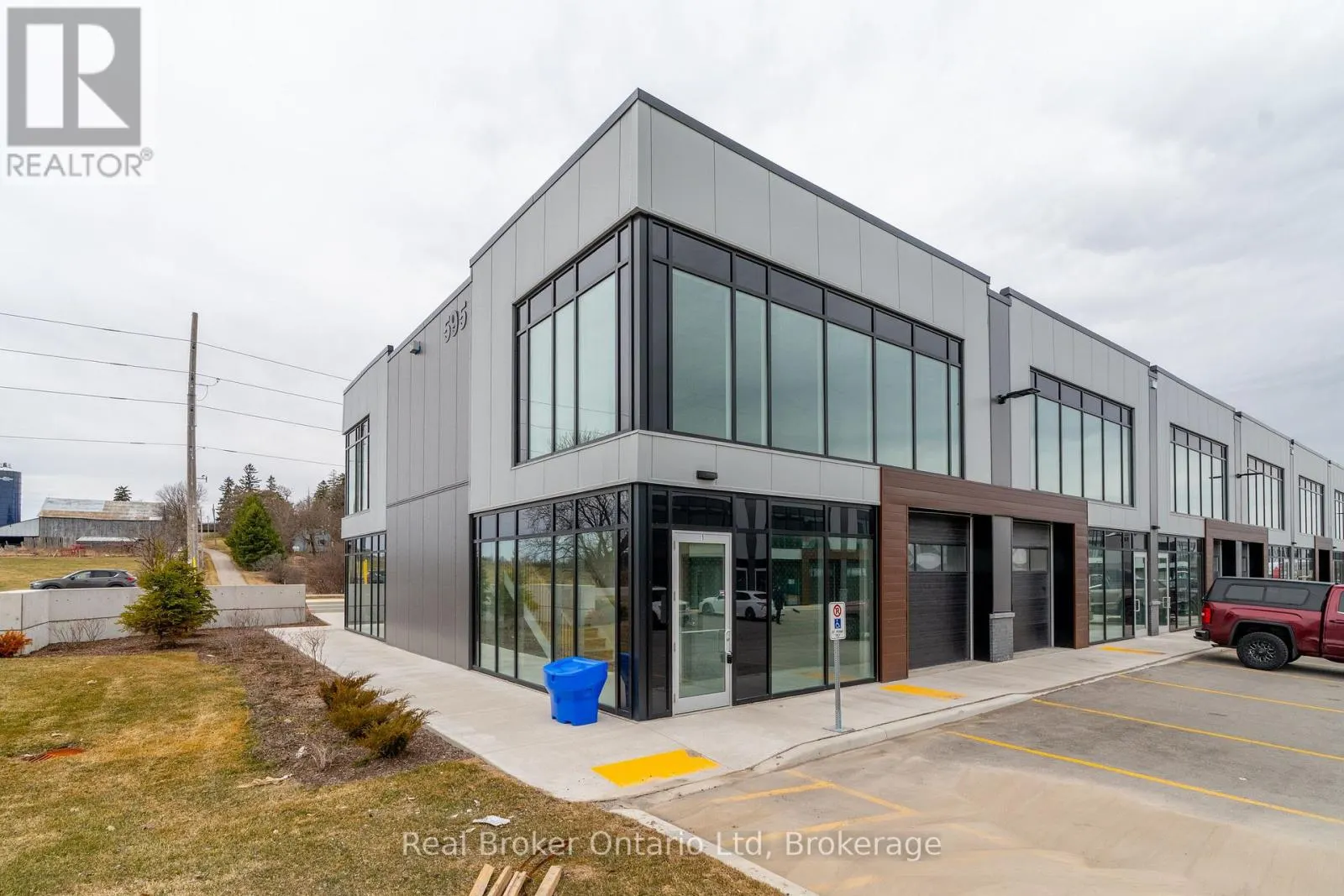 1 - FULL - 595 HANLON CREEK BOULEVARD, #1 - Full