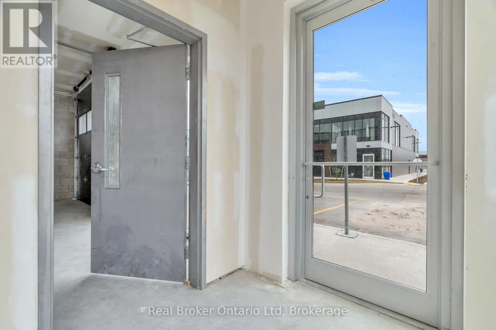 1 - FULL - 595 HANLON CREEK BOULEVARD, #1 - Full