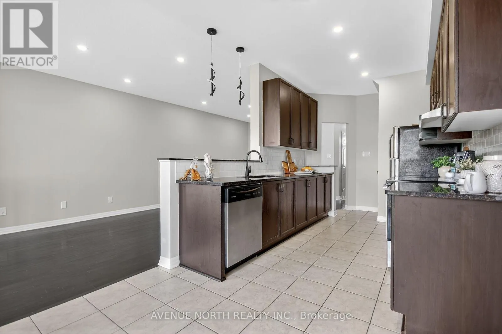 629 SUNBURST STREET