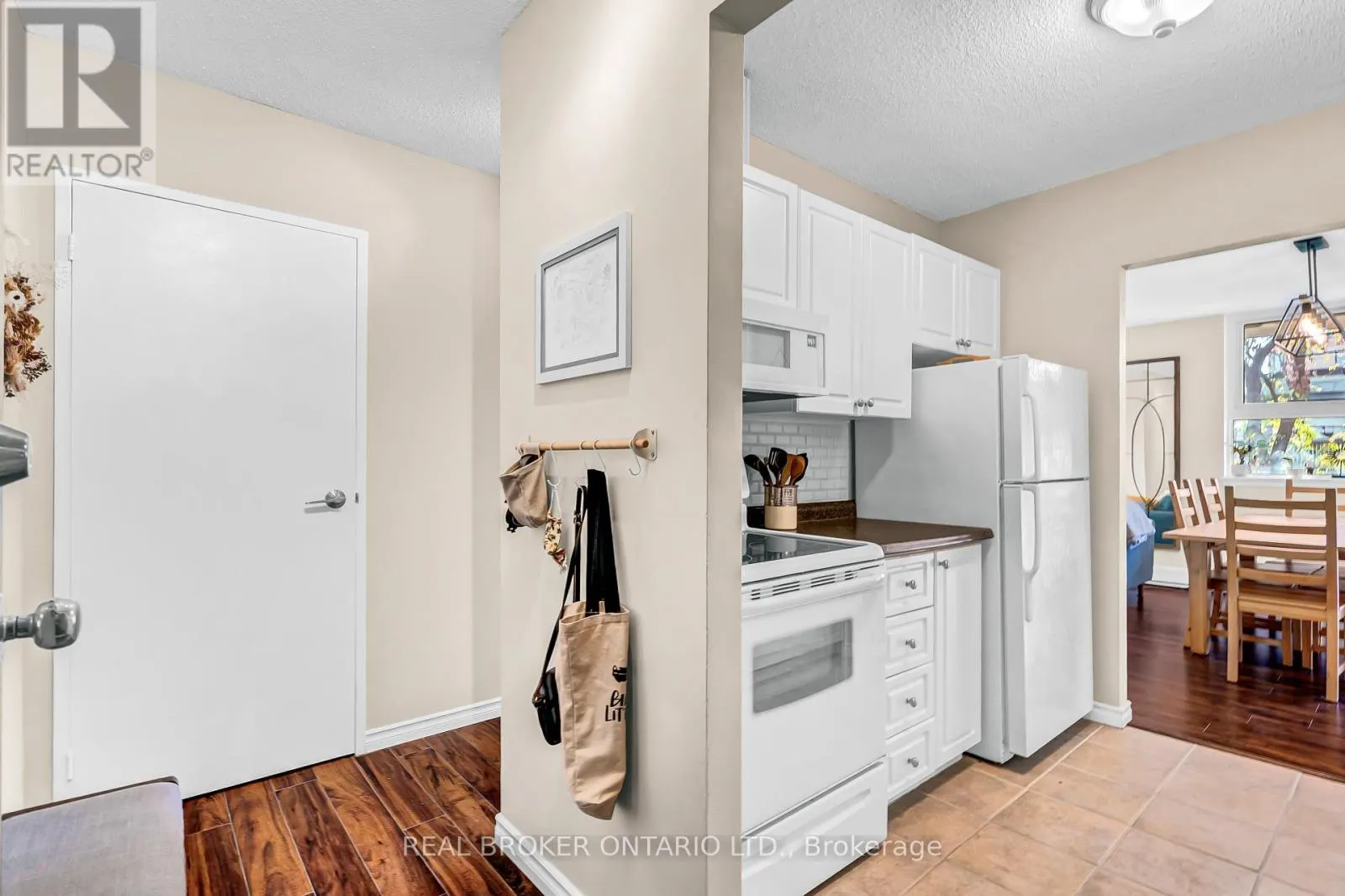 209 - 110 FORWARD AVENUE