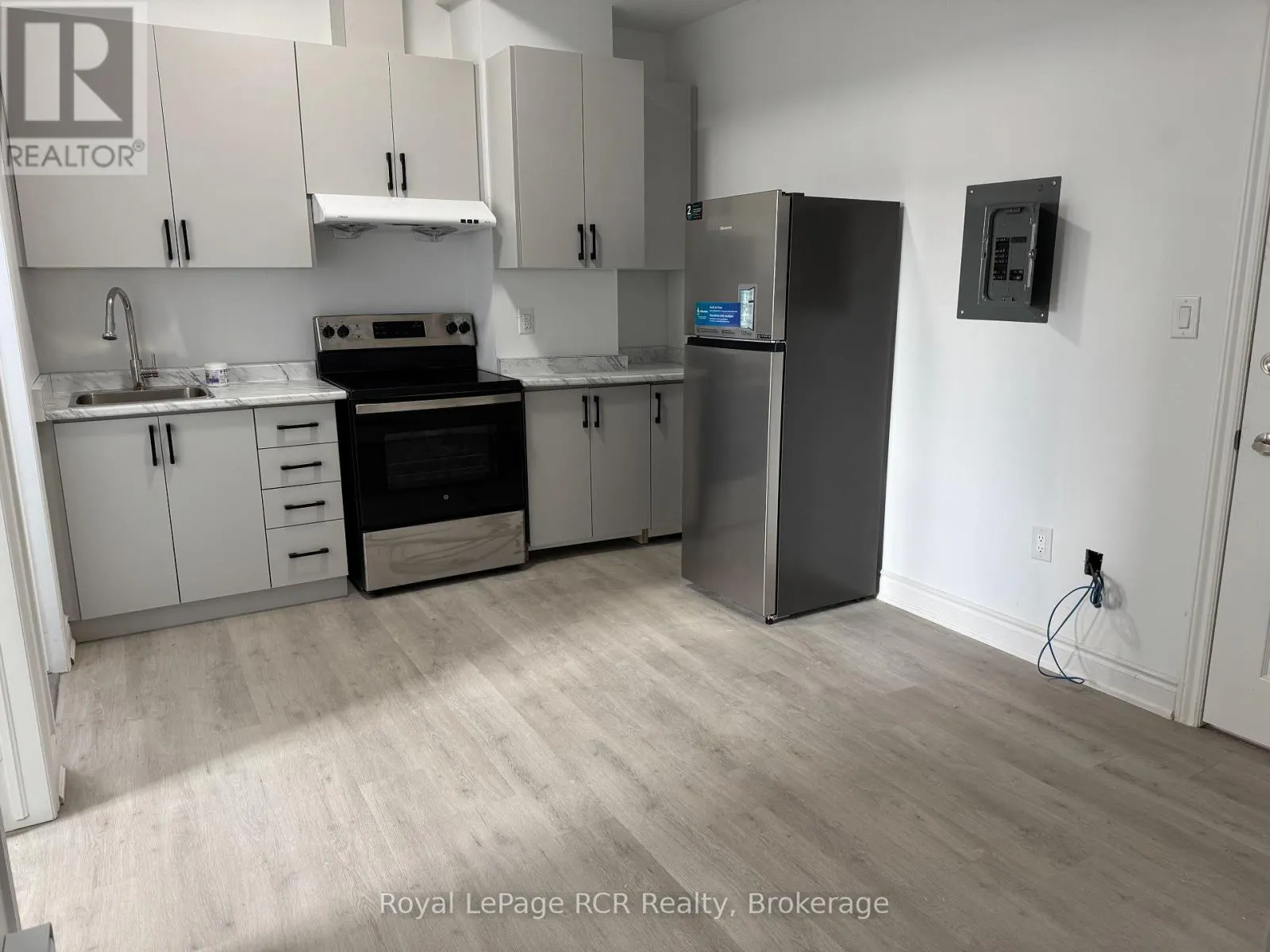 1 - 828 3RD AVENUE E, #1