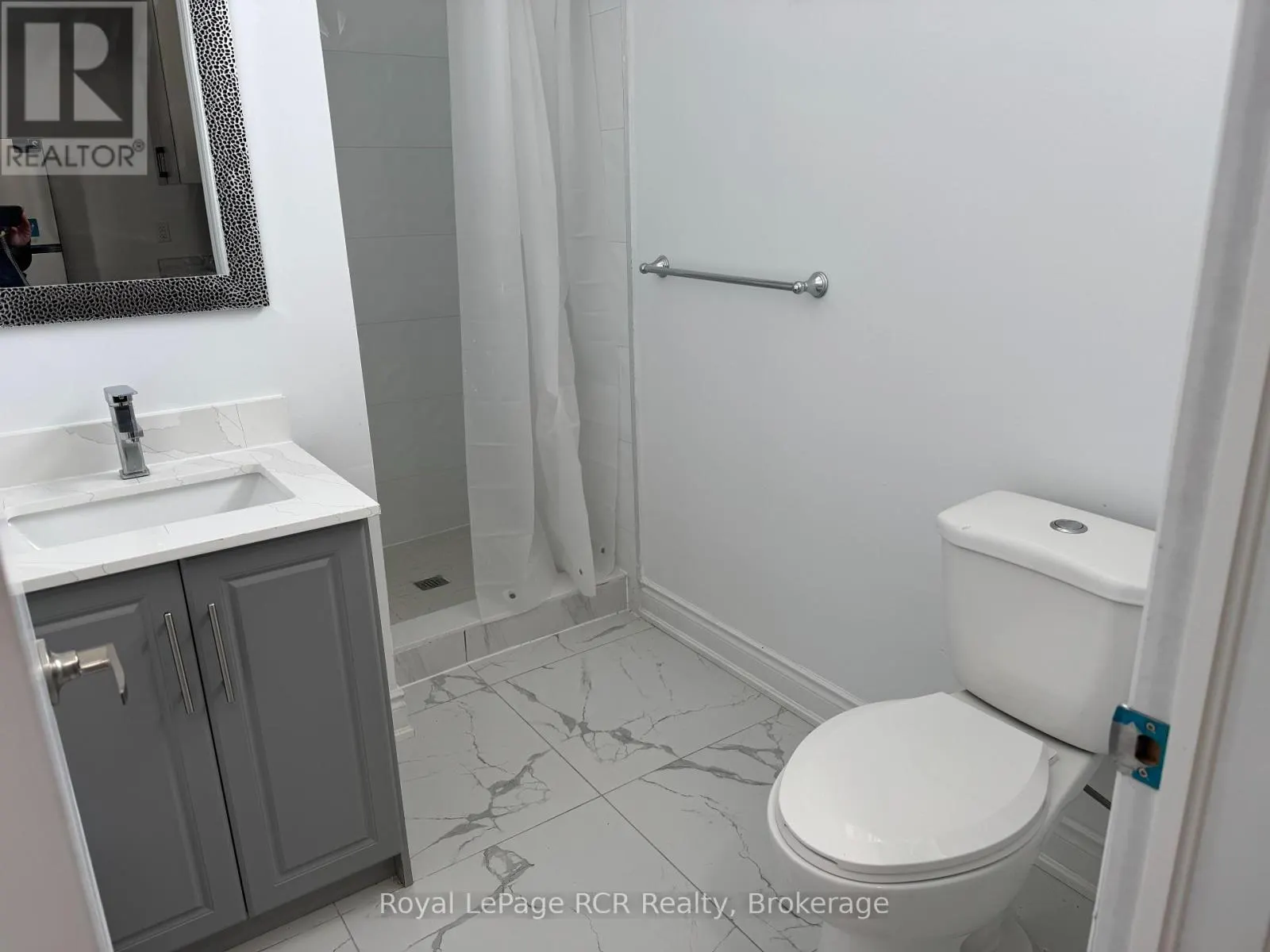 1 - 828 3RD AVENUE E, #1