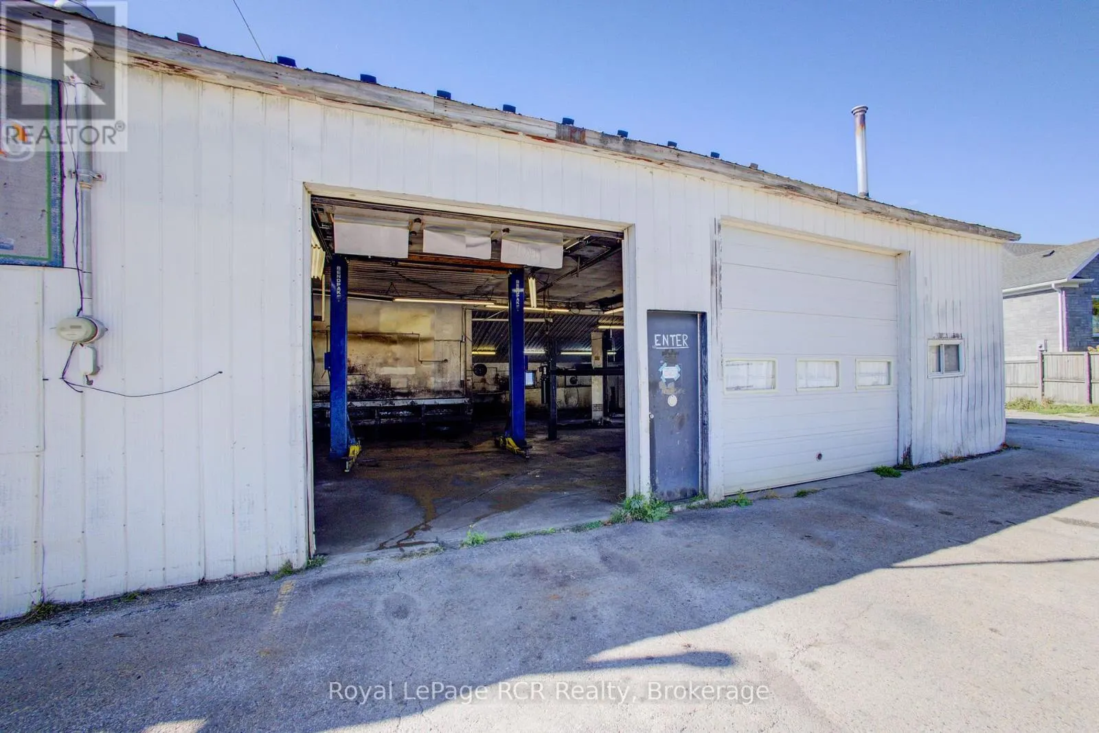 327 TUCKER STREET