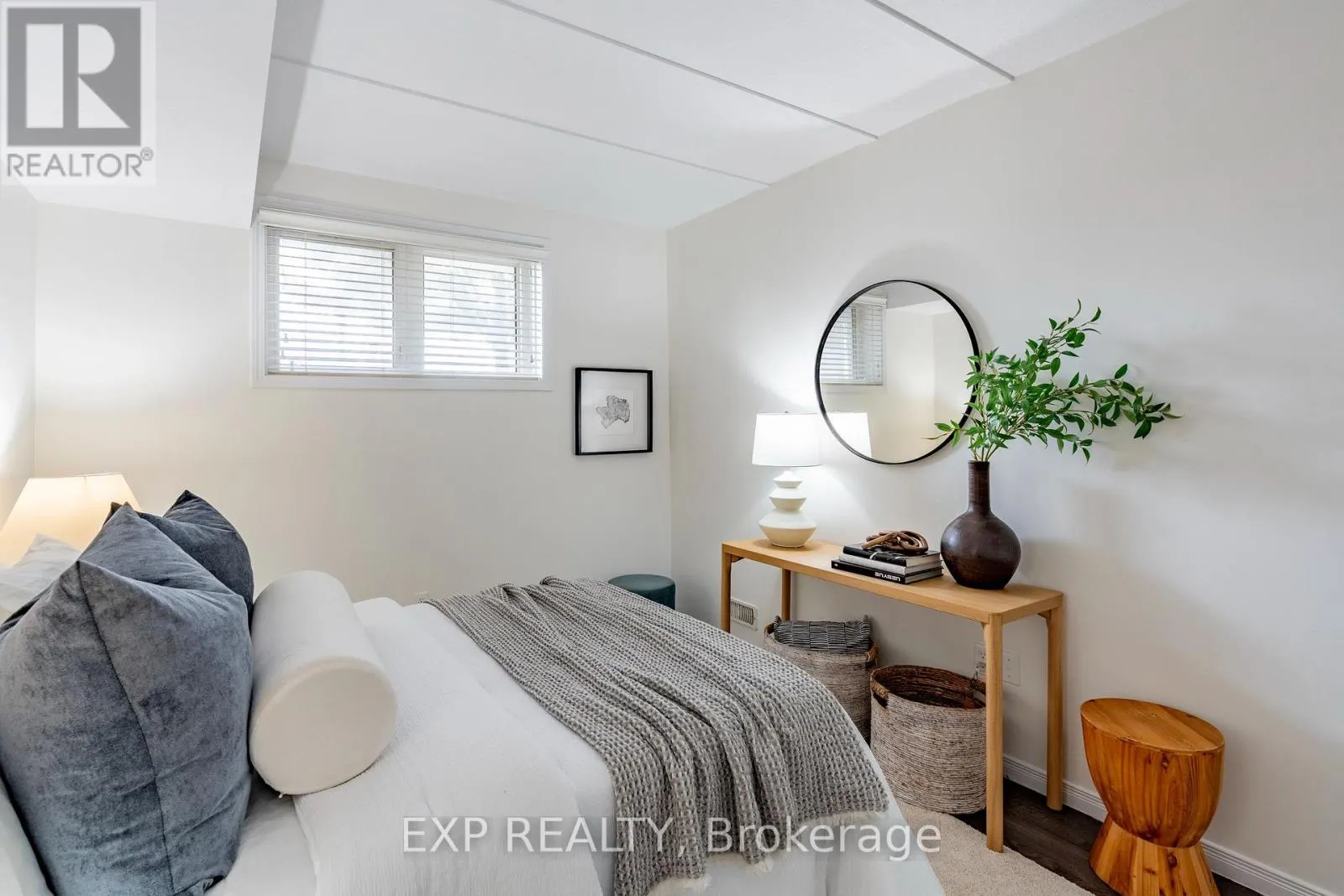 18 - 1662 FISCHER HALLMAN ROAD