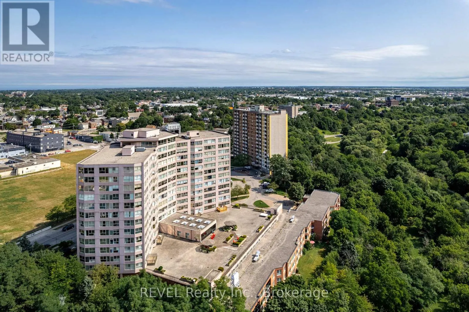 PH 4 - 7 GALE CRESCENT, #PH 4