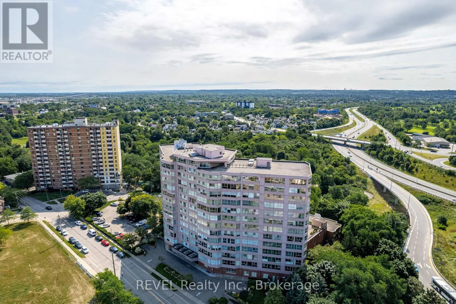 PH 4 - 7 GALE CRESCENT, #PH 4
