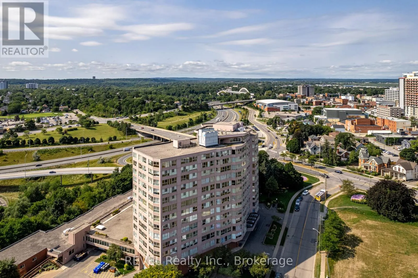 PH 4 - 7 GALE CRESCENT, #PH 4