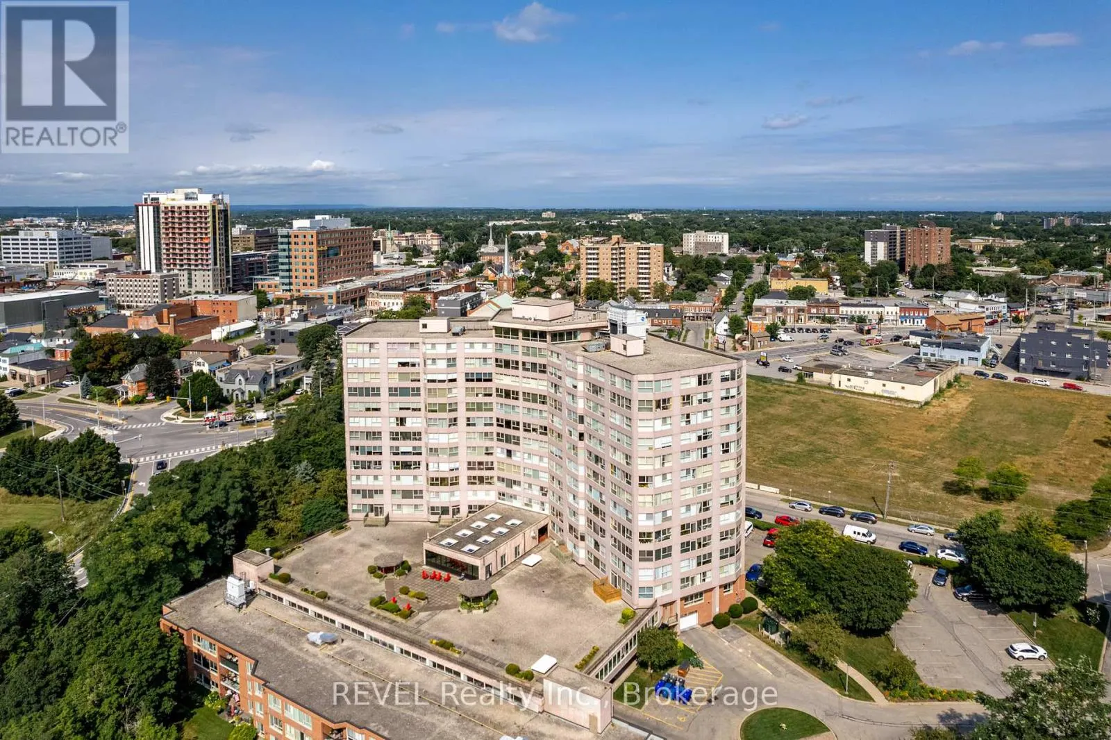PH 4 - 7 GALE CRESCENT, #PH 4