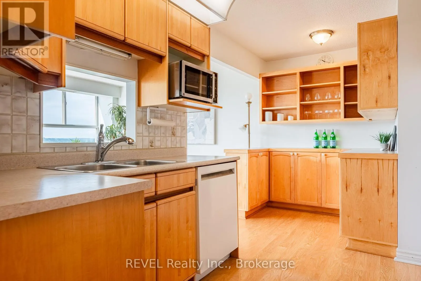 PH 4 - 7 GALE CRESCENT, #PH 4