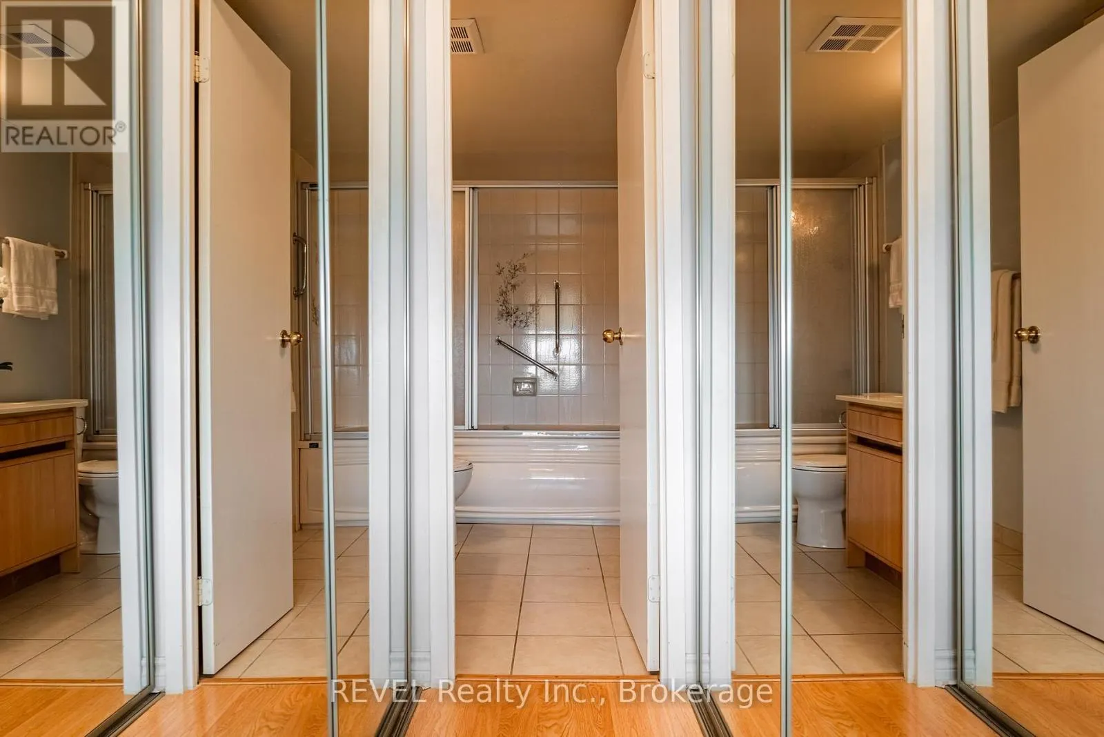 PH 4 - 7 GALE CRESCENT, #PH 4