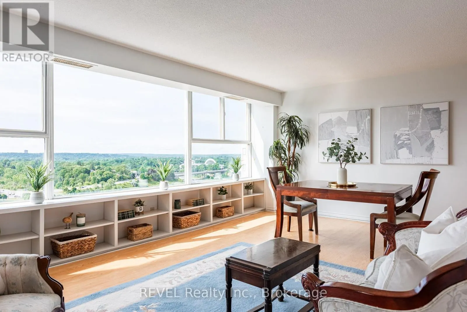PH 4 - 7 GALE CRESCENT, #PH 4