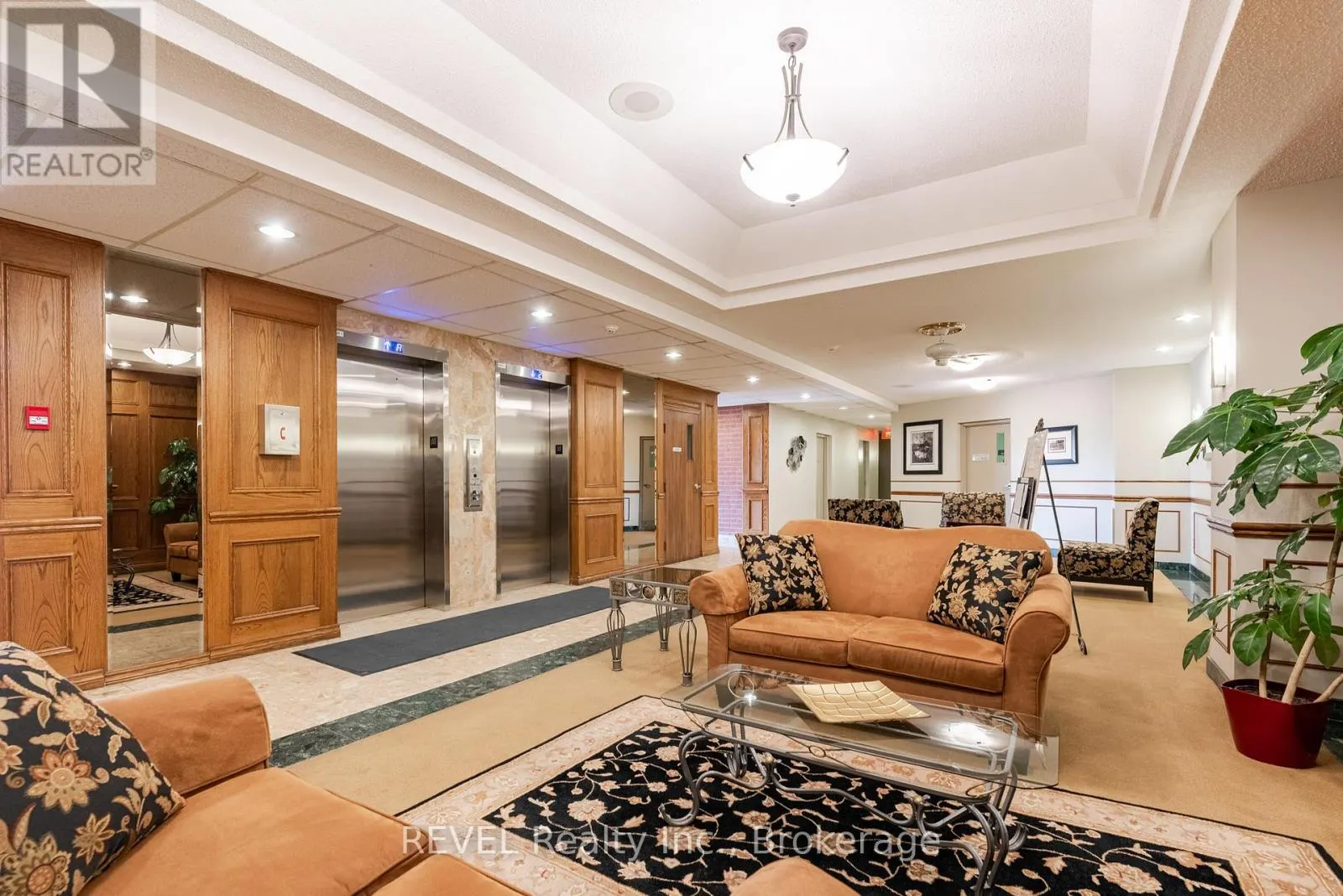 PH 4 - 7 GALE CRESCENT, #PH 4