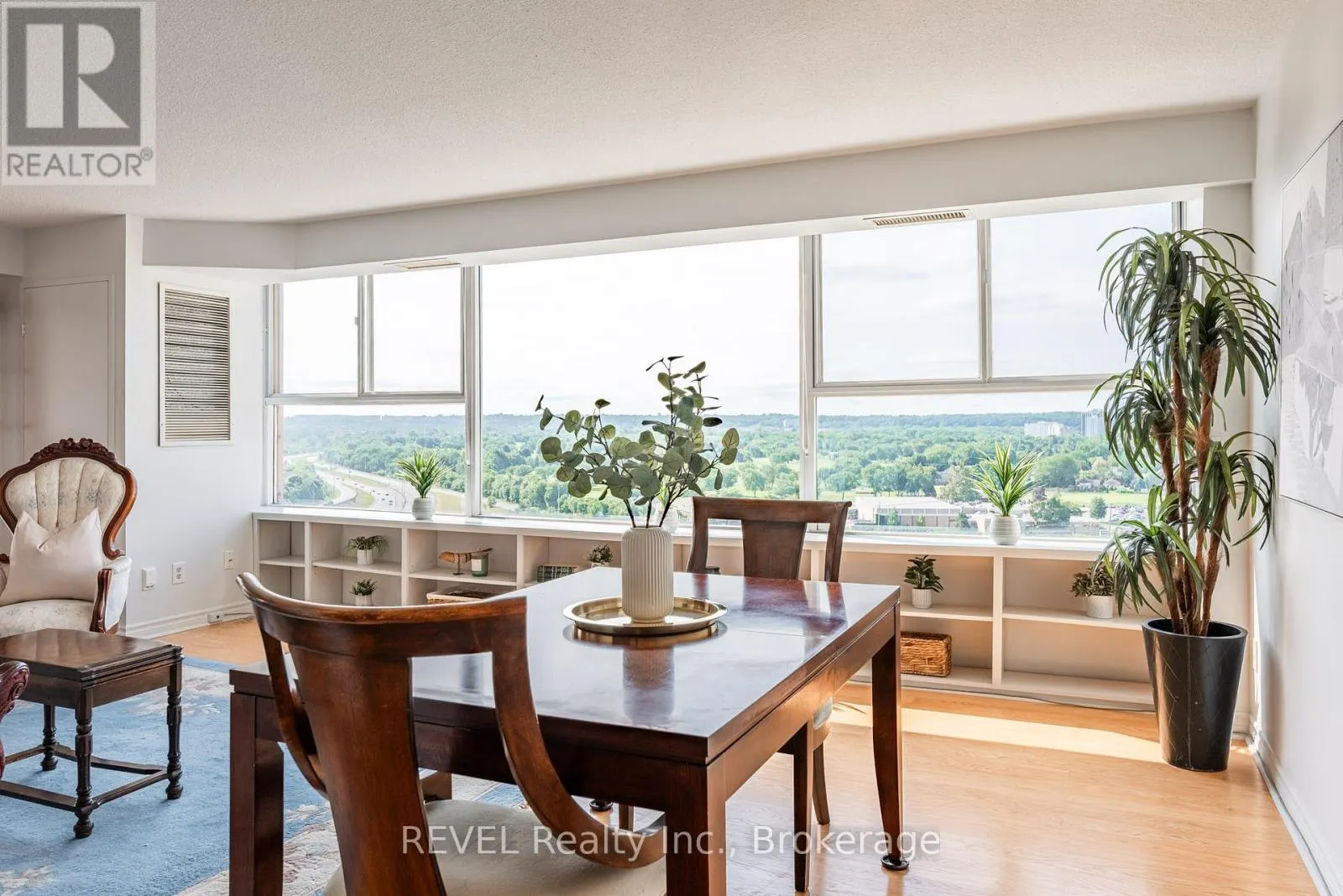 PH 4 - 7 GALE CRESCENT, #PH 4