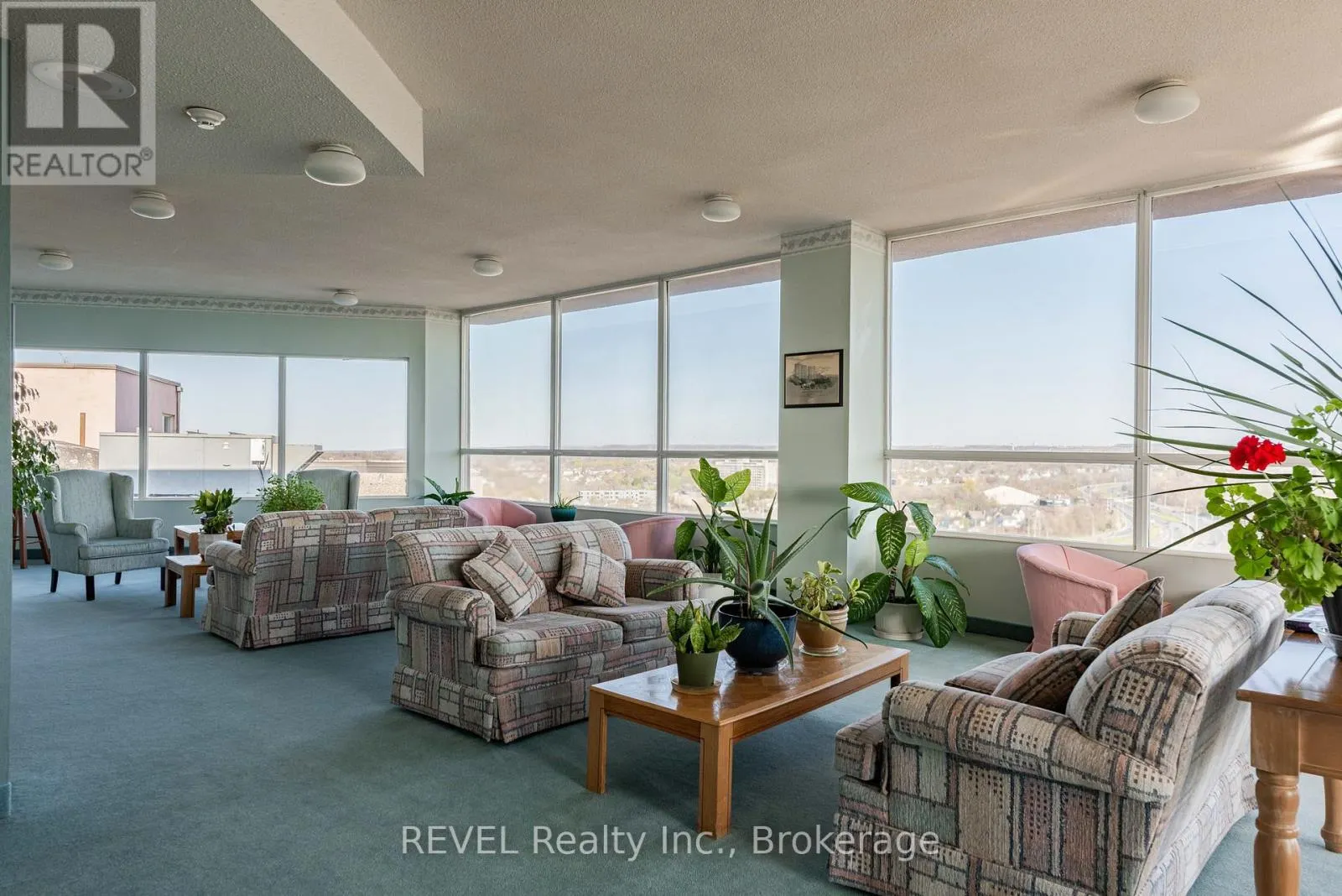 PH 4 - 7 GALE CRESCENT, #PH 4