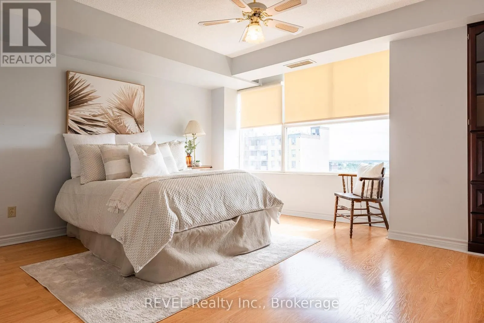 PH 4 - 7 GALE CRESCENT, #PH 4