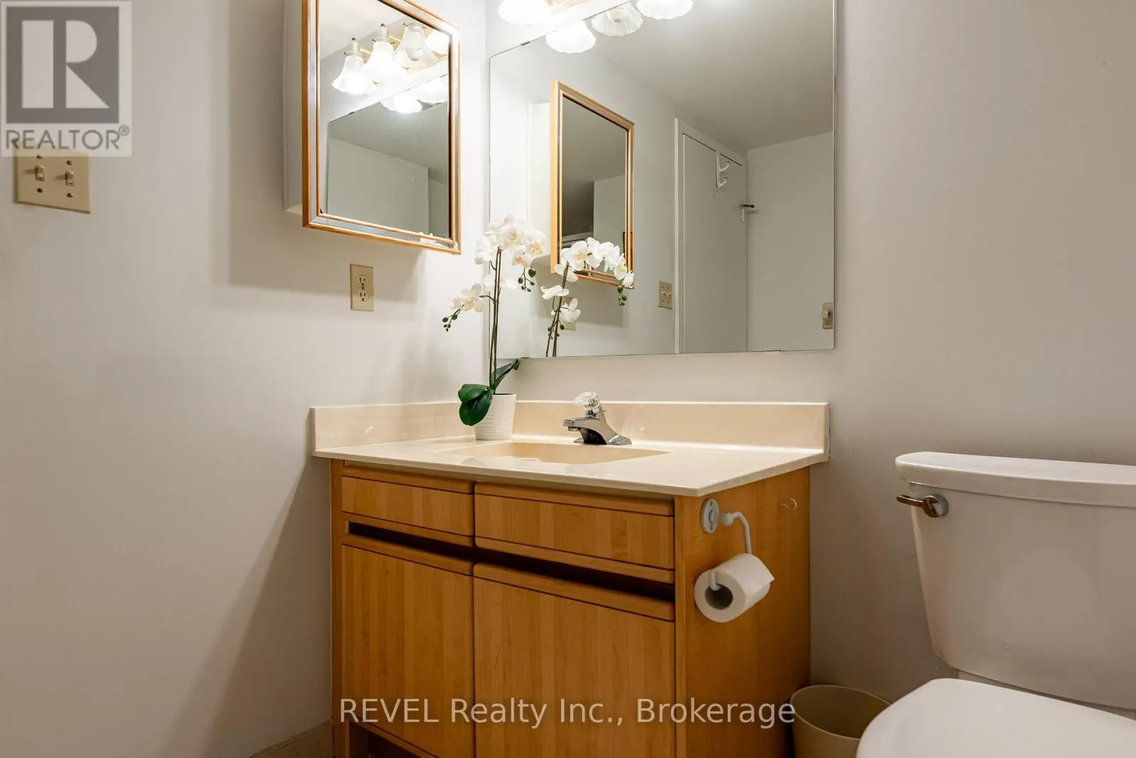 PH 4 - 7 GALE CRESCENT, #PH 4