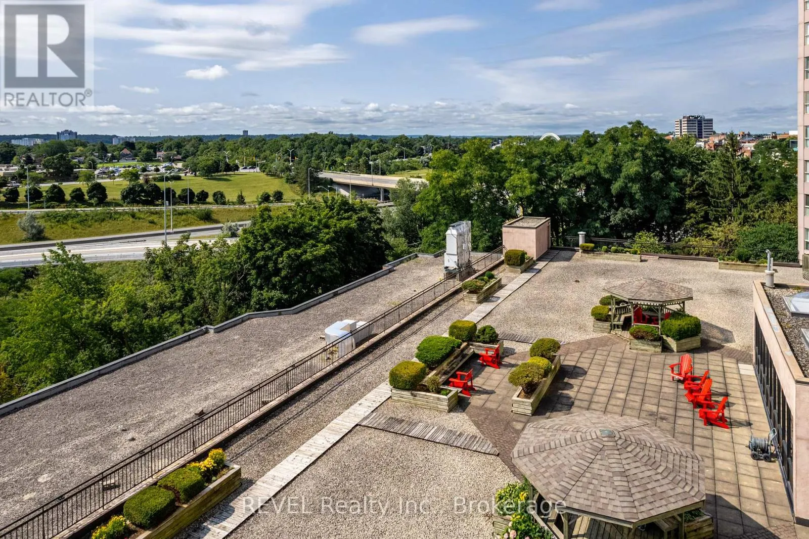 PH 4 - 7 GALE CRESCENT, #PH 4