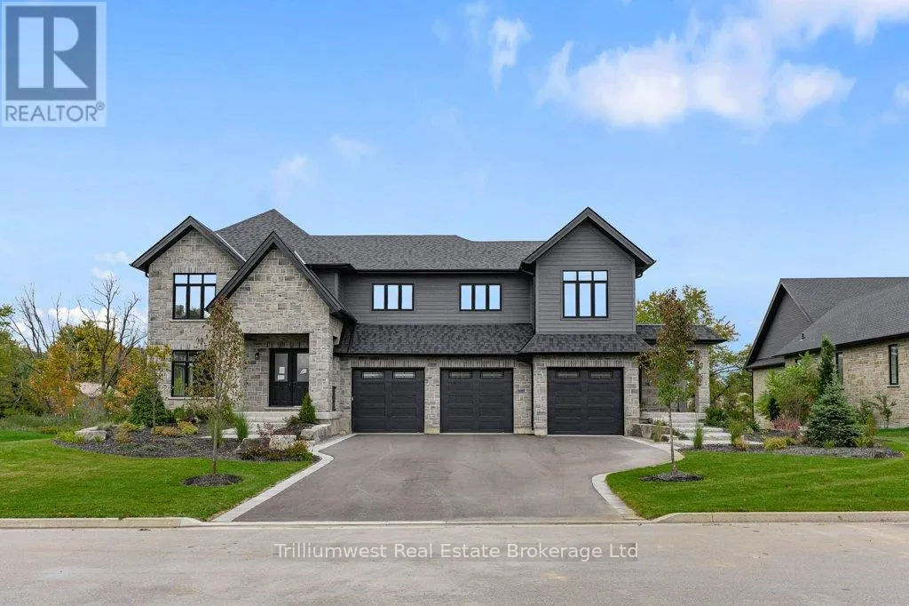 47 WHITCOMBE WAY
