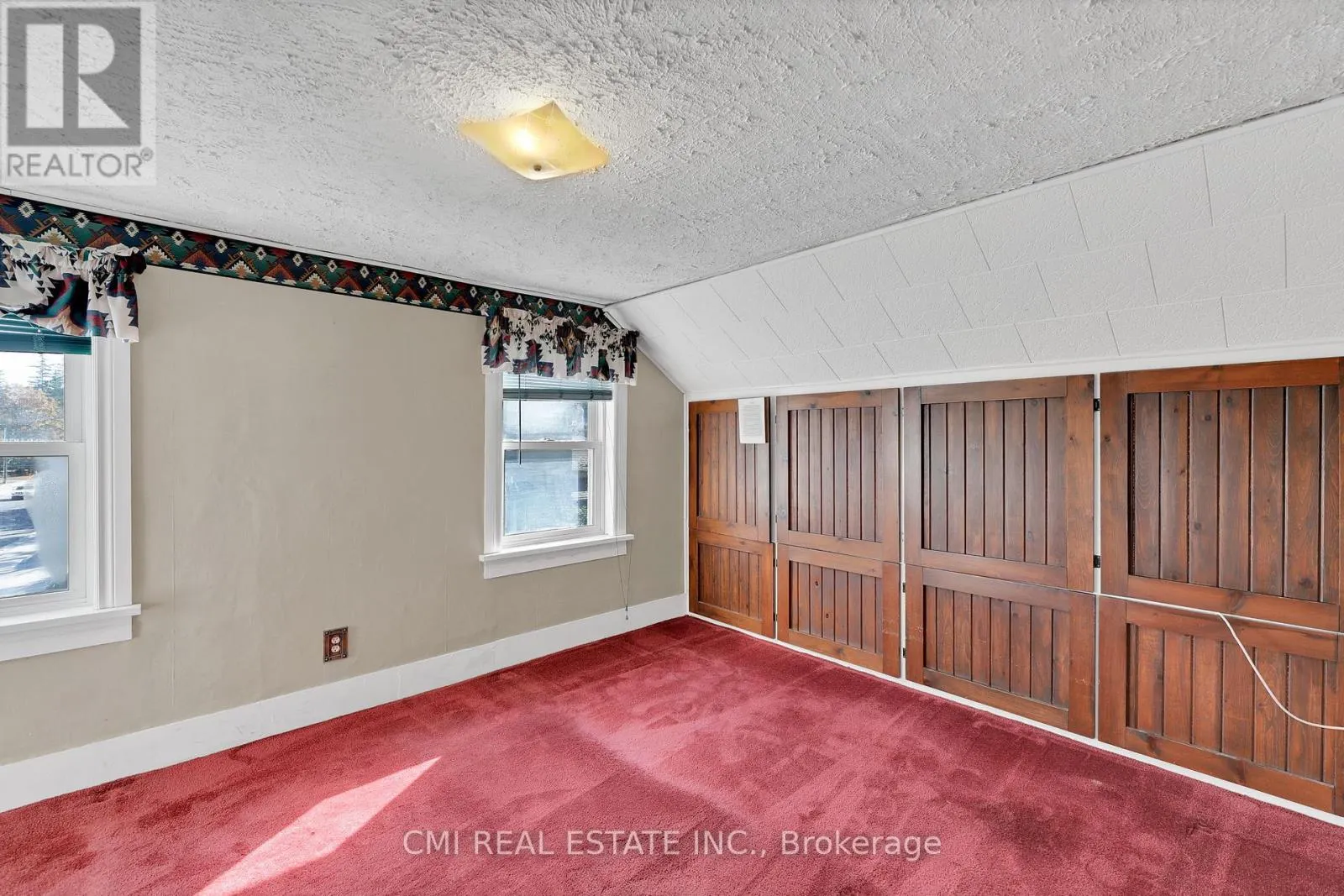 111 SNYDER'S ROAD W