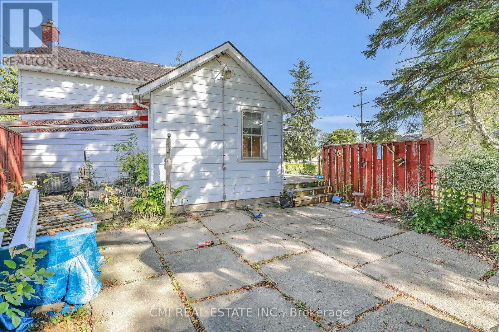 111 SNYDER'S ROAD W