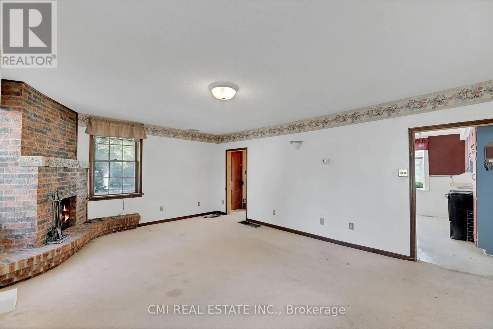 111 SNYDER'S ROAD W