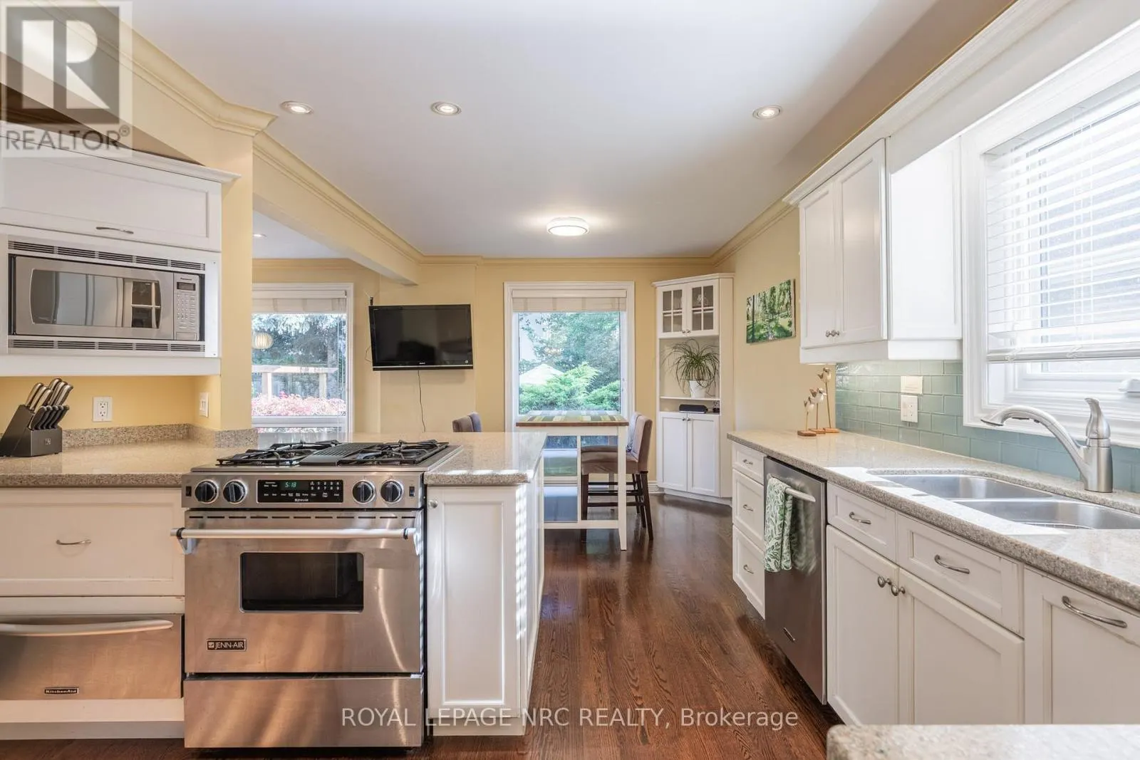 328 NIAGARA BOULEVARD