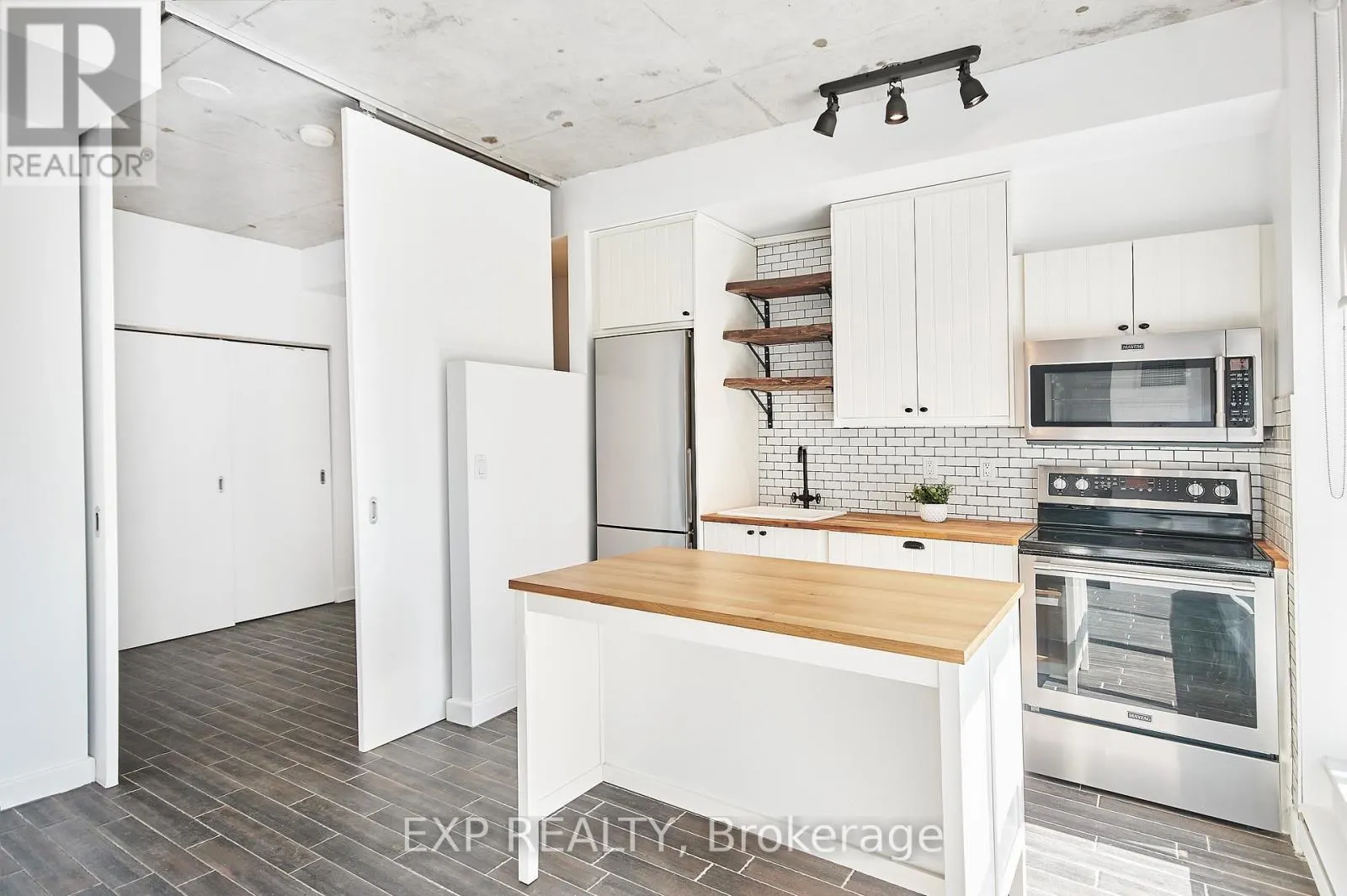 606 - 180 YORK STREET
