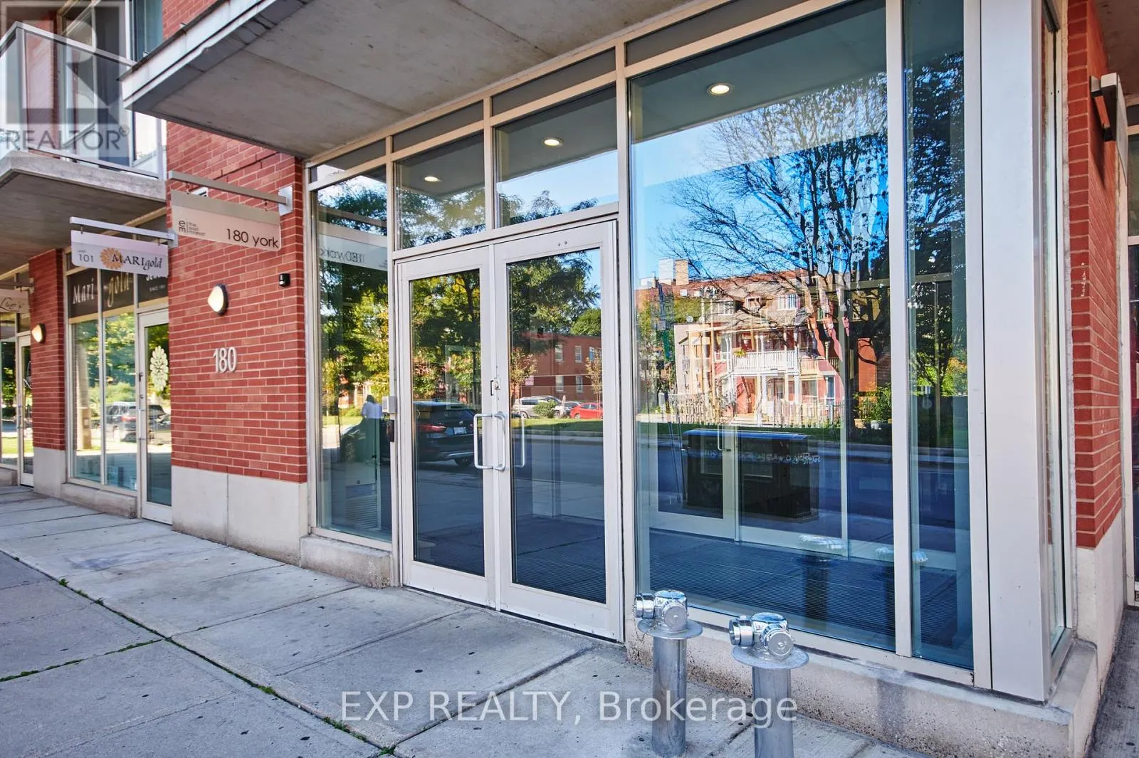 606 - 180 YORK STREET