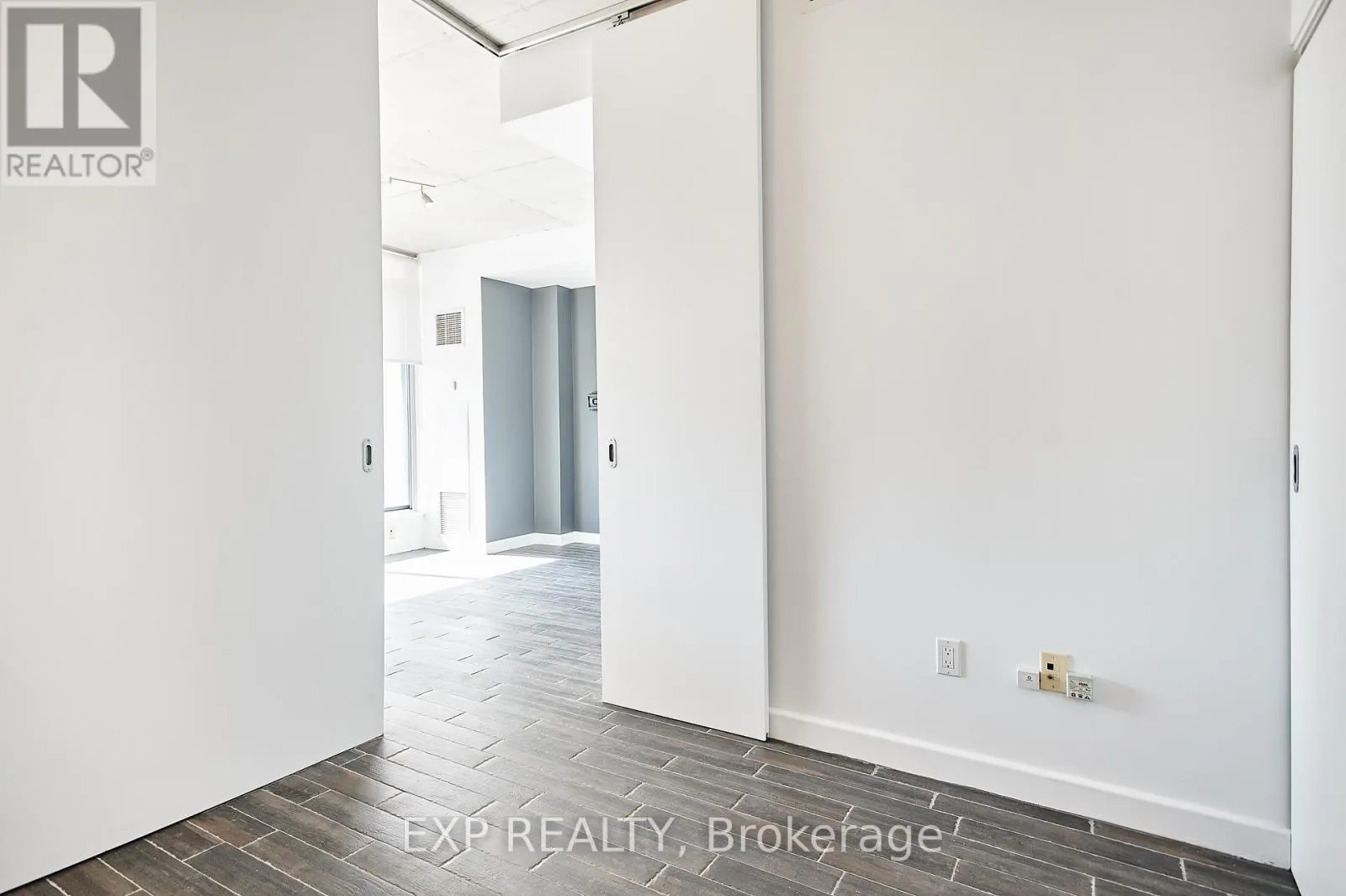 606 - 180 YORK STREET