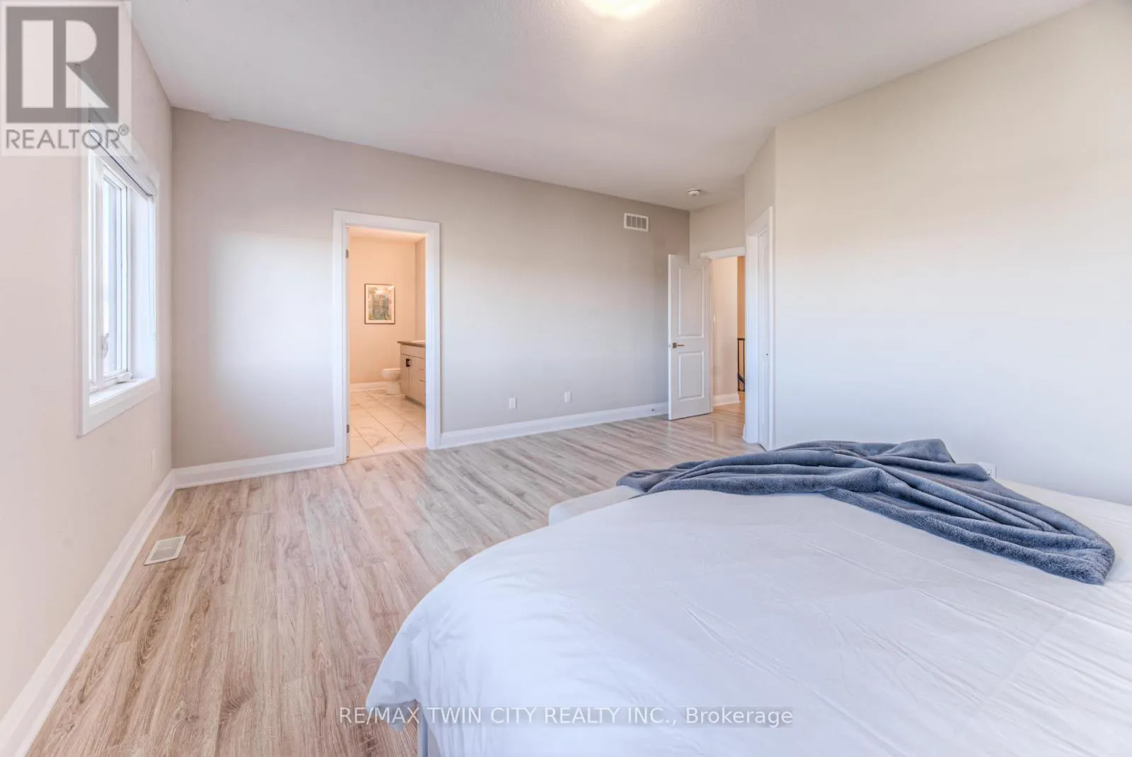 904 THOMAS PEDDER COURT
