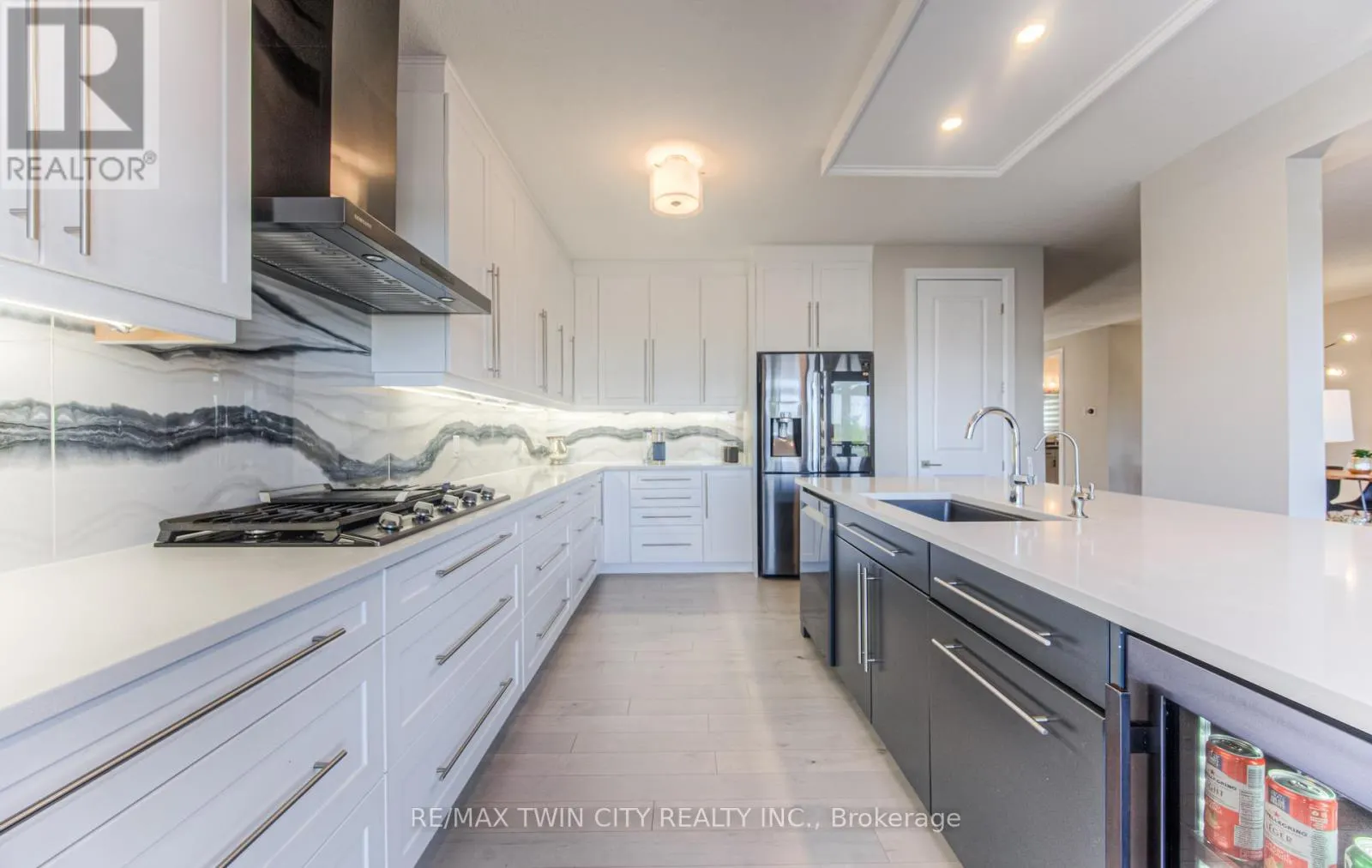 904 THOMAS PEDDER COURT