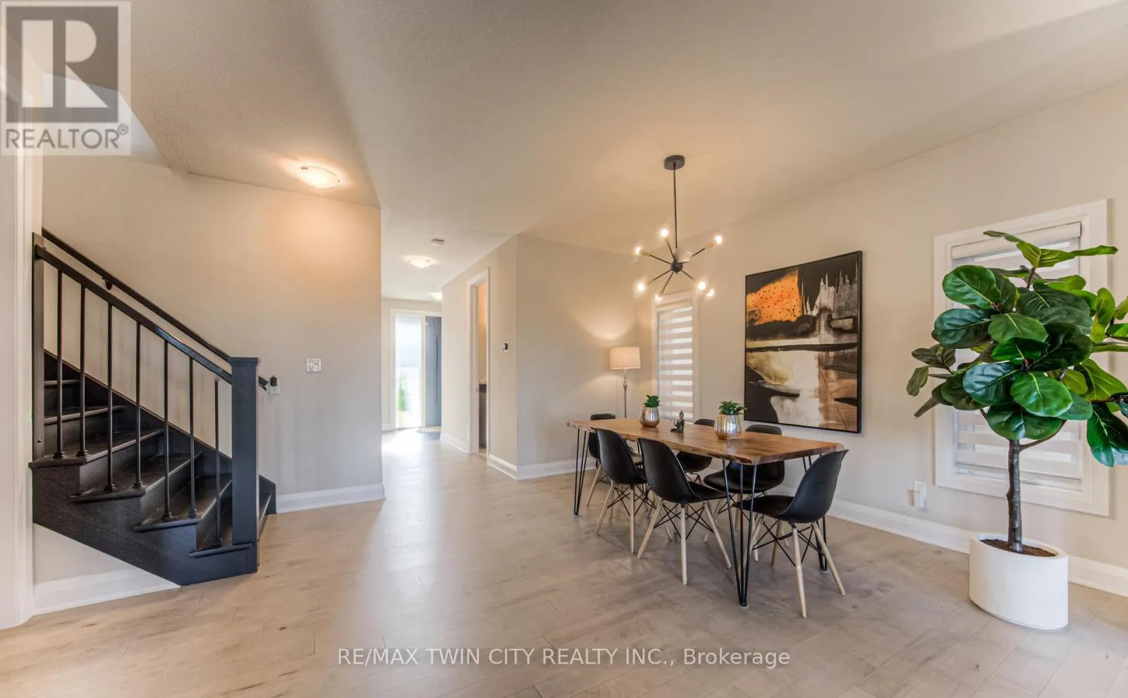 904 THOMAS PEDDER COURT