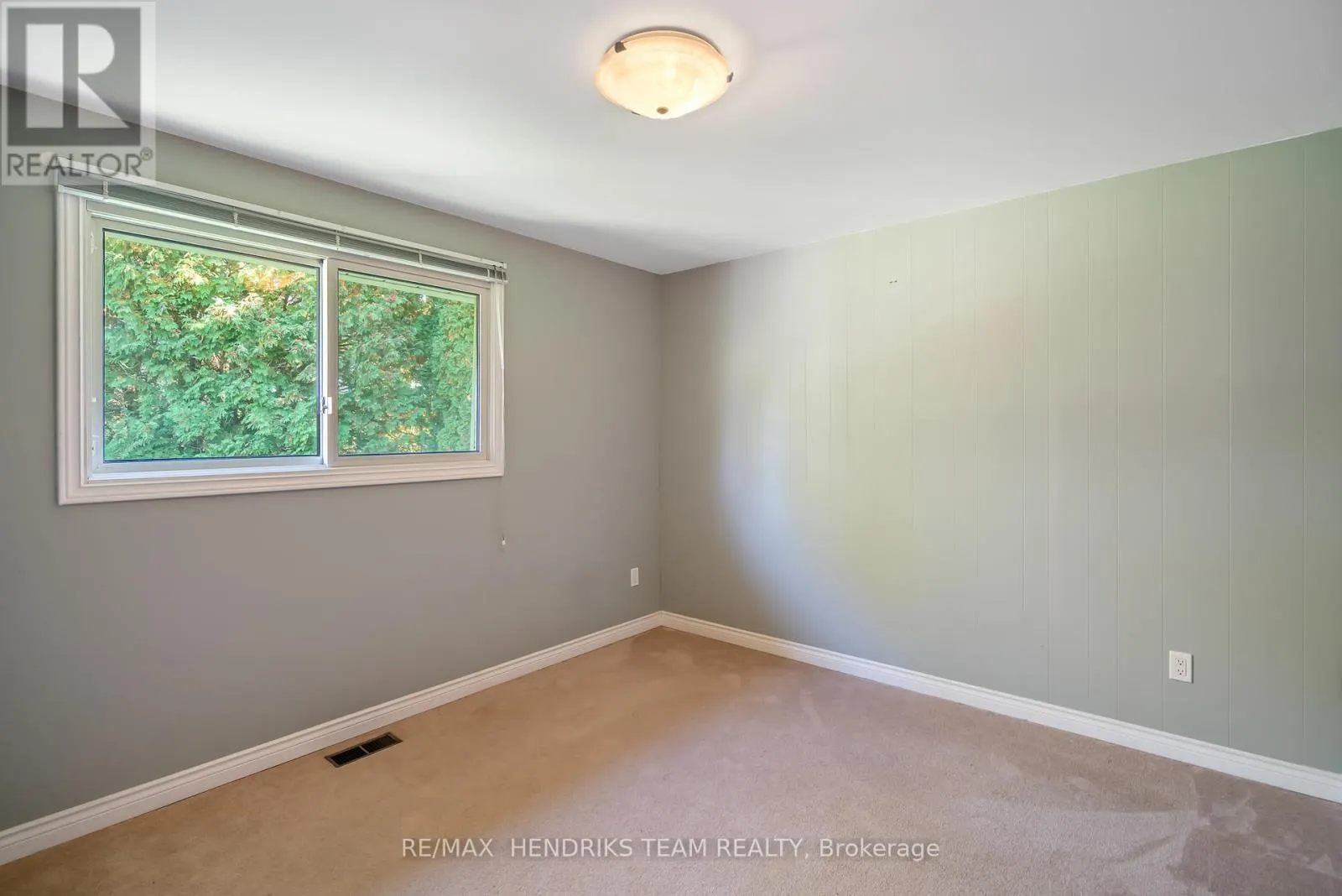 1521 IRVINE ROAD