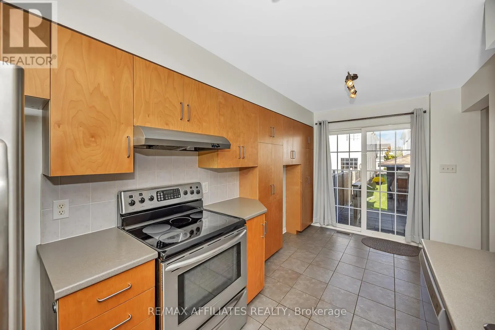 17 KIRKSTONE PRIVATE E