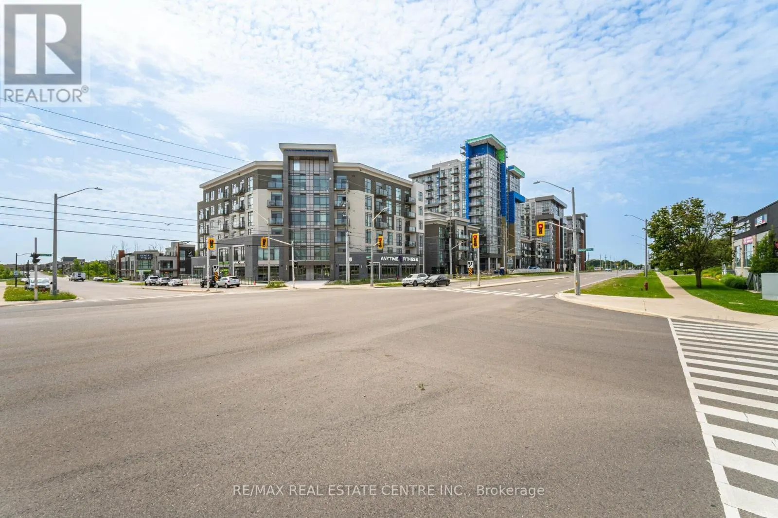 329 - 470 DUNDAS STREET E