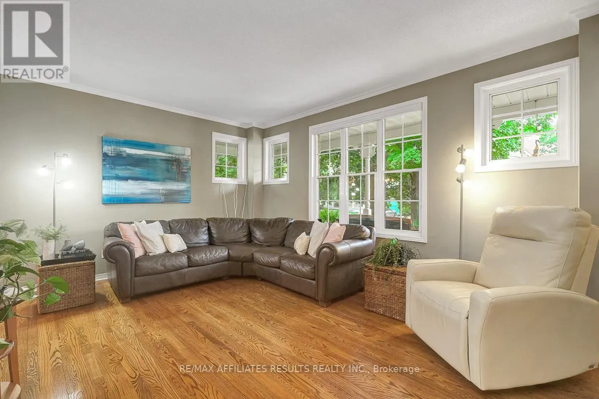 35 CRANTHAM CRESCENT