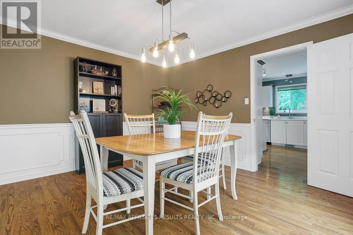 35 CRANTHAM CRESCENT