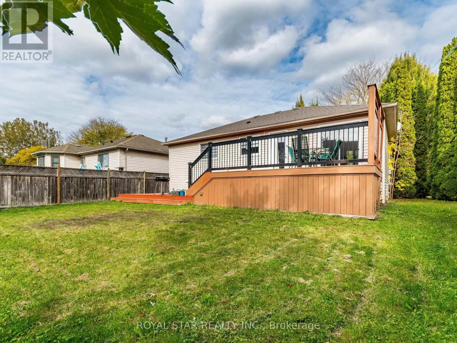 18 WOODSIDE SQUARE