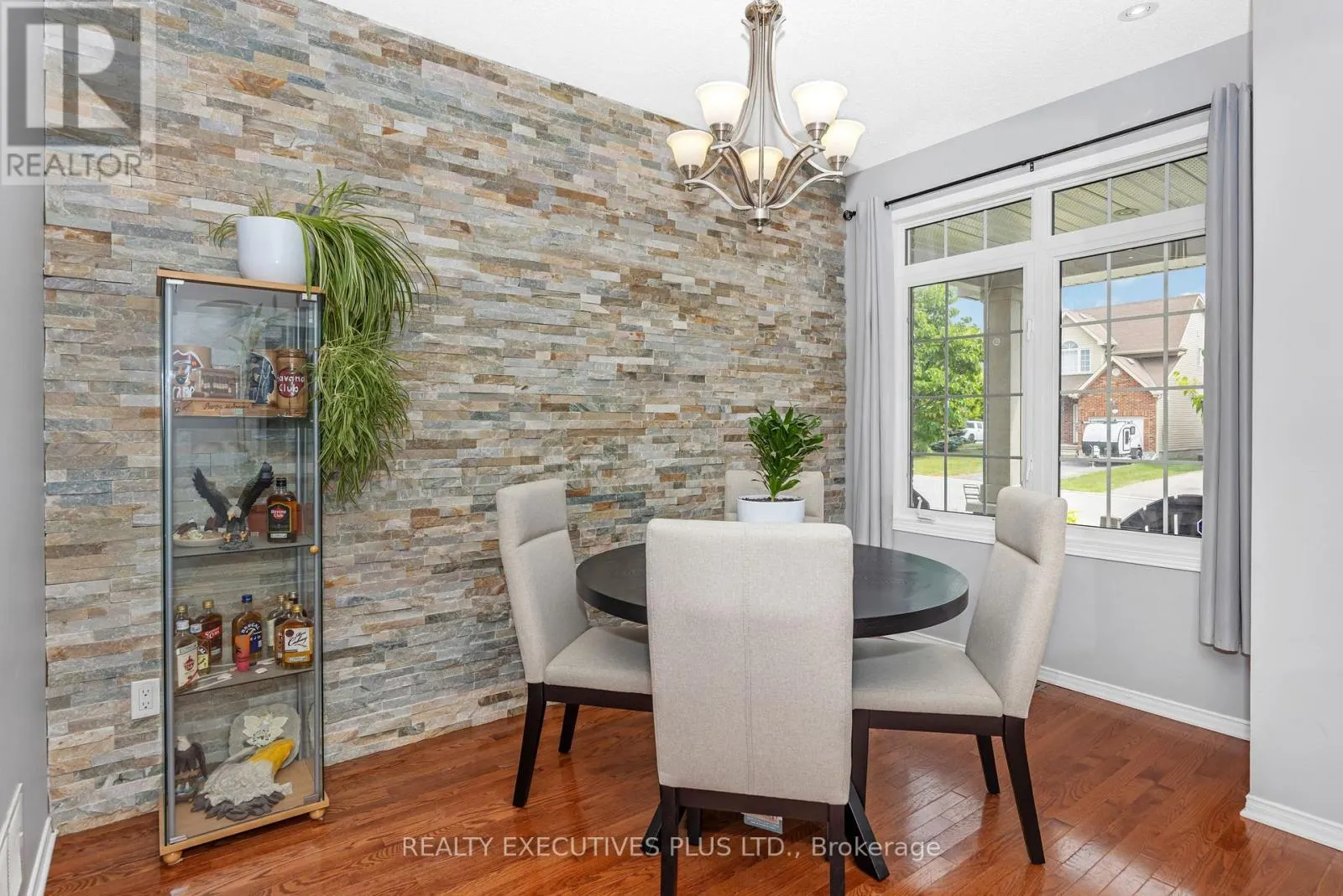 341 JASPER CRESCENT