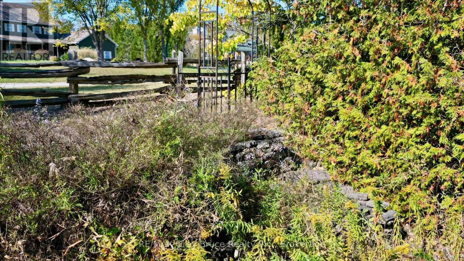 248 ISTHMUS BAY ROAD