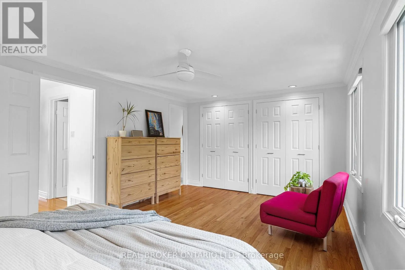 2 - 655 RICHMOND ROAD
