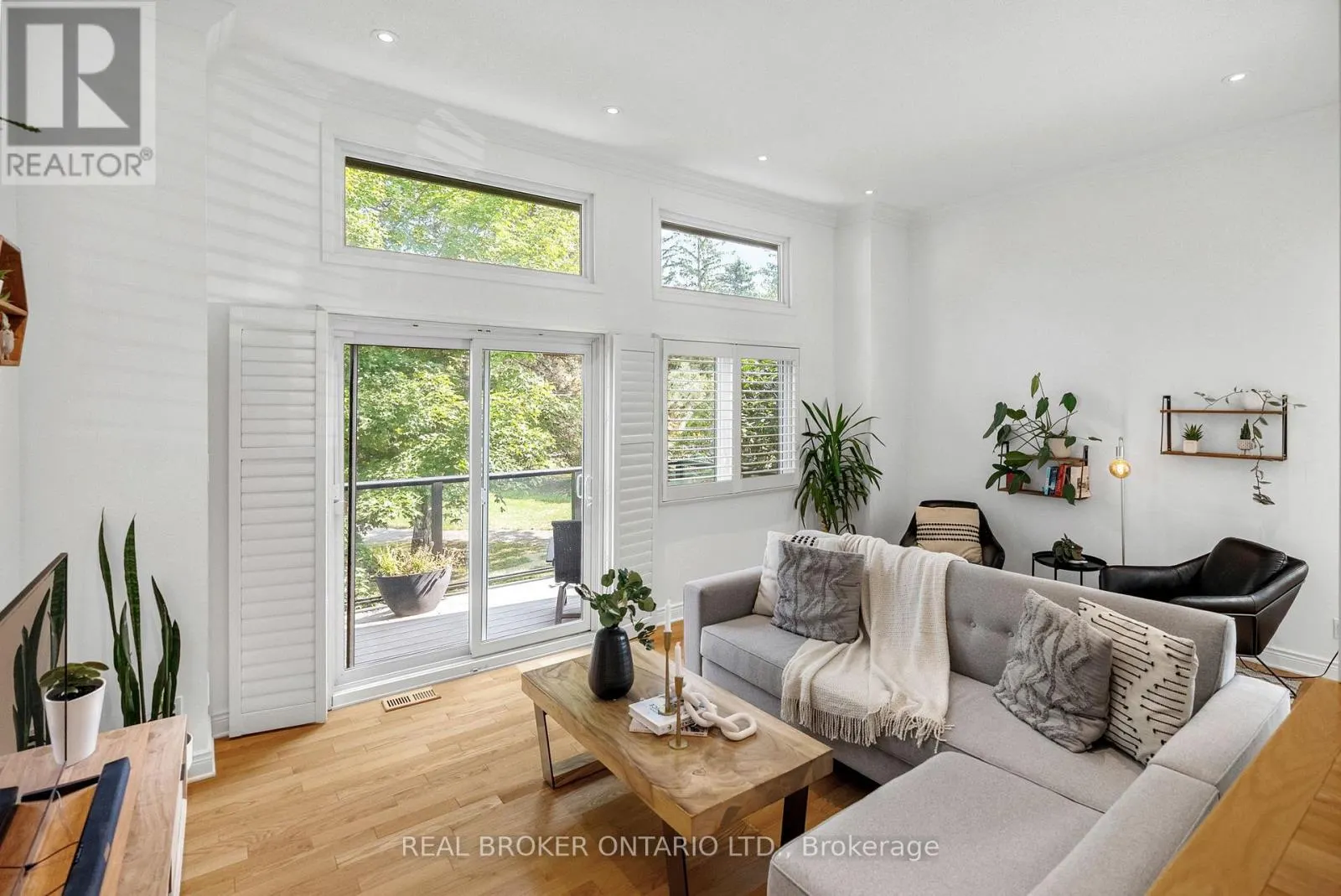 2 - 655 RICHMOND ROAD