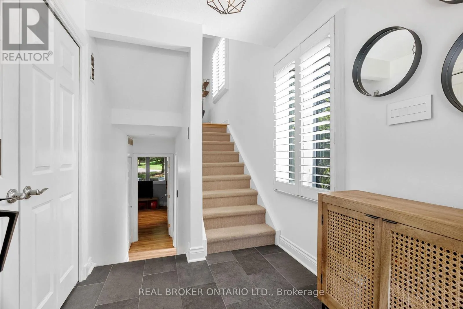 2 - 655 RICHMOND ROAD