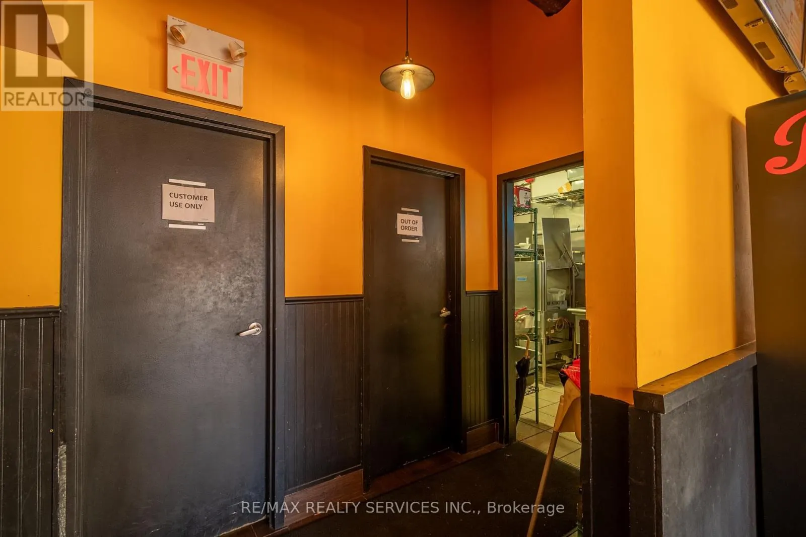 275 JAMES STREET N