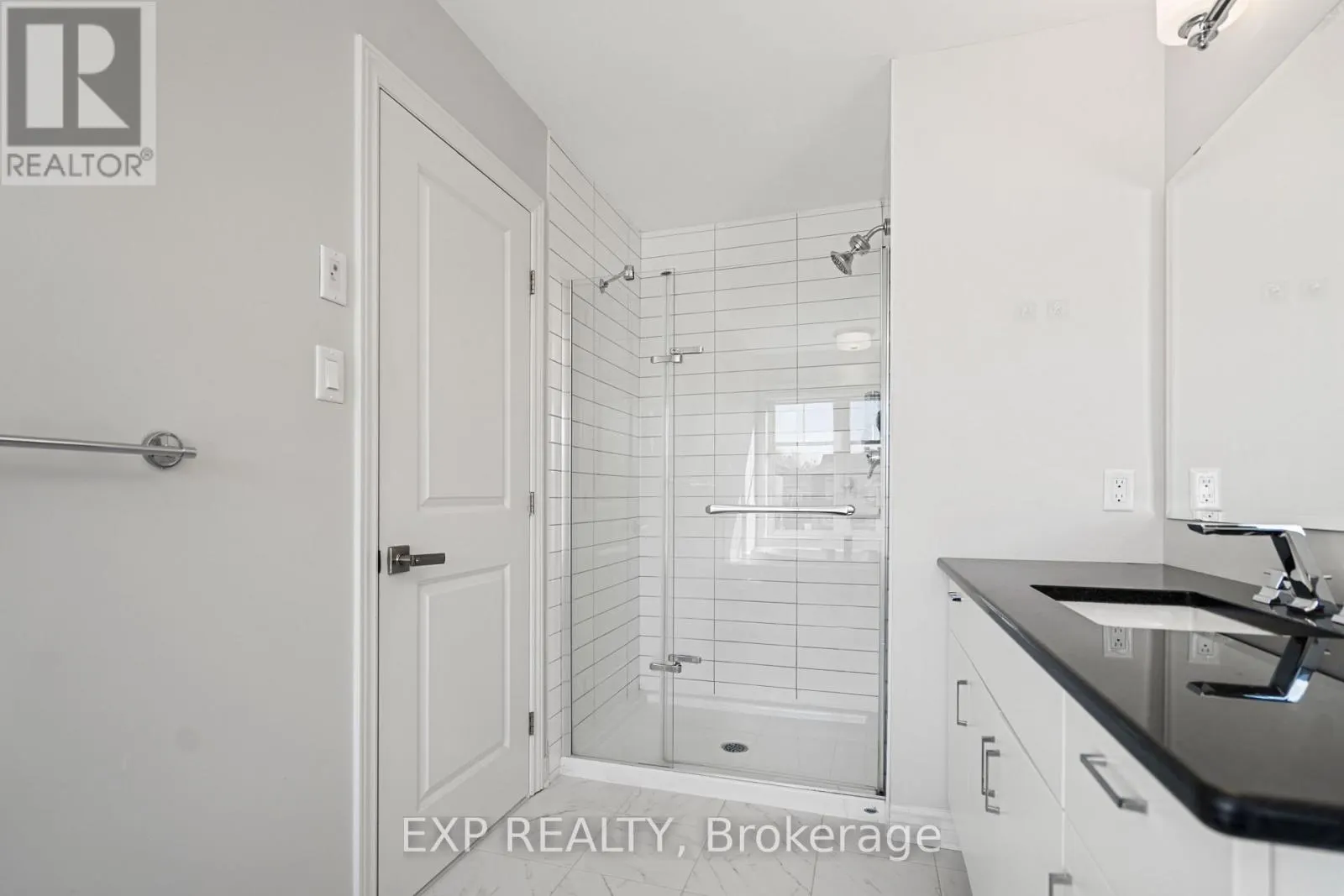 512 EDENWYLDE DRIVE E