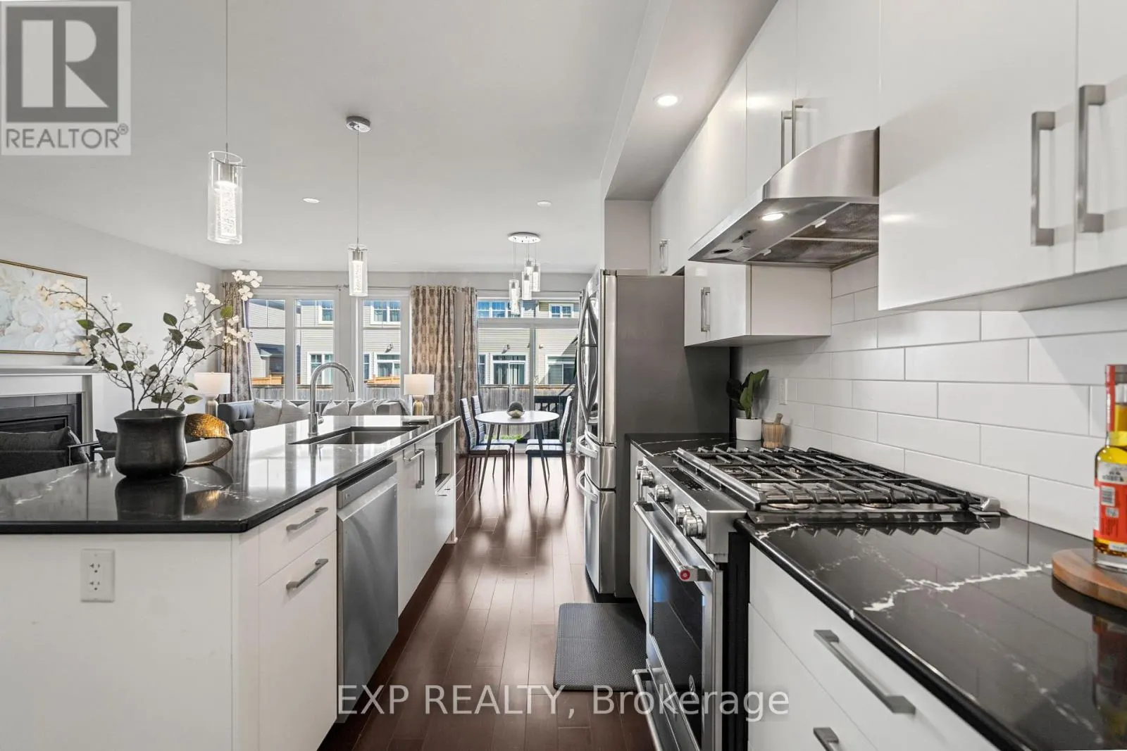 512 EDENWYLDE DRIVE E