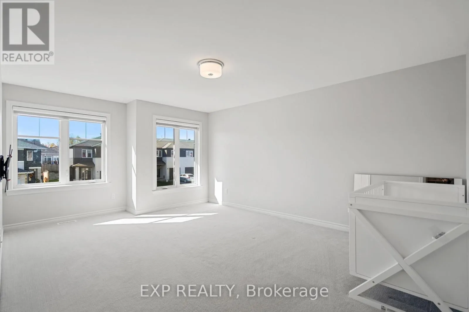 512 EDENWYLDE DRIVE E