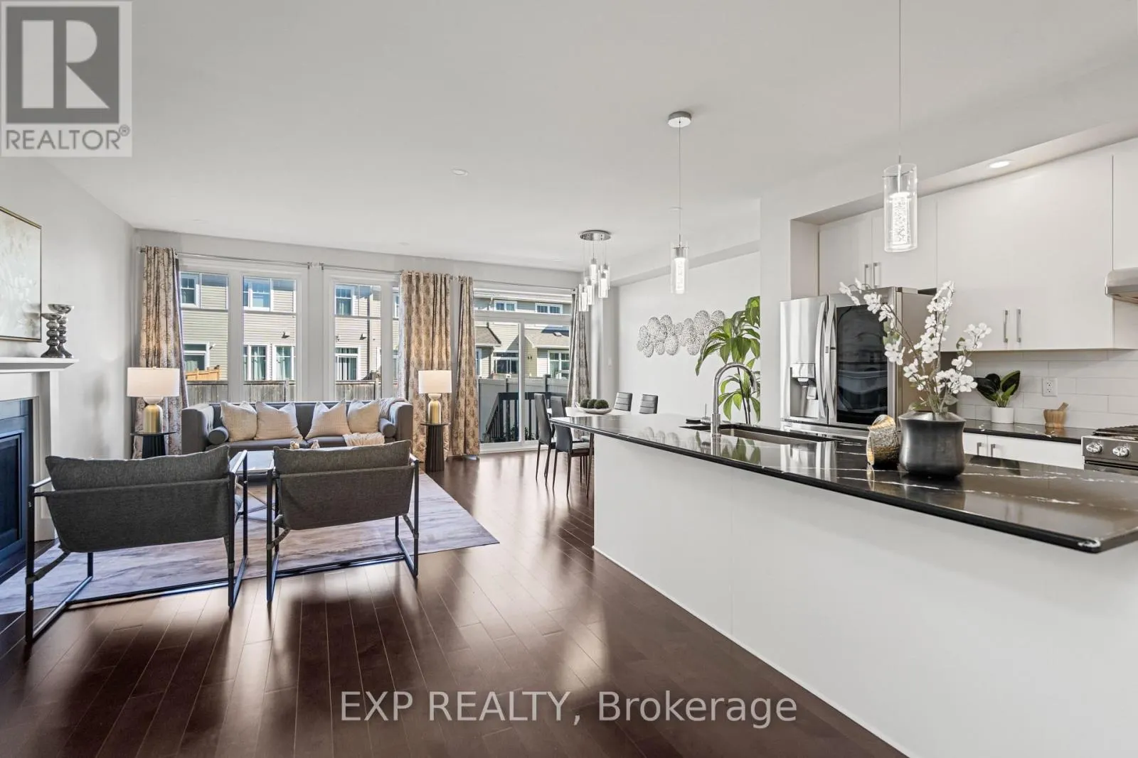 512 EDENWYLDE DRIVE E