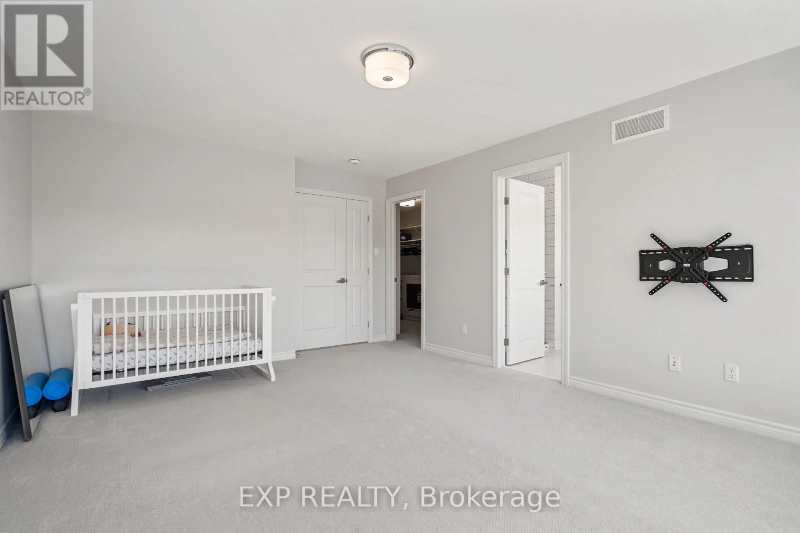 512 EDENWYLDE DRIVE E